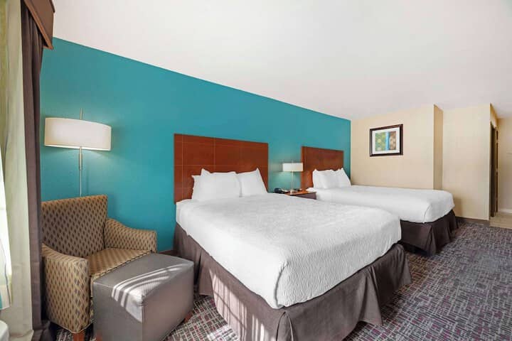 Room 6 of 27
