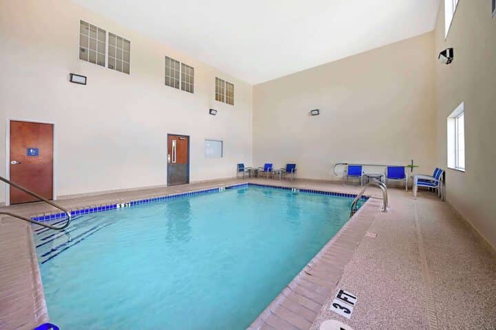Pool 20 of 27
