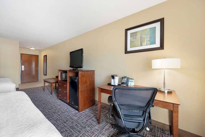Room 9 of 27