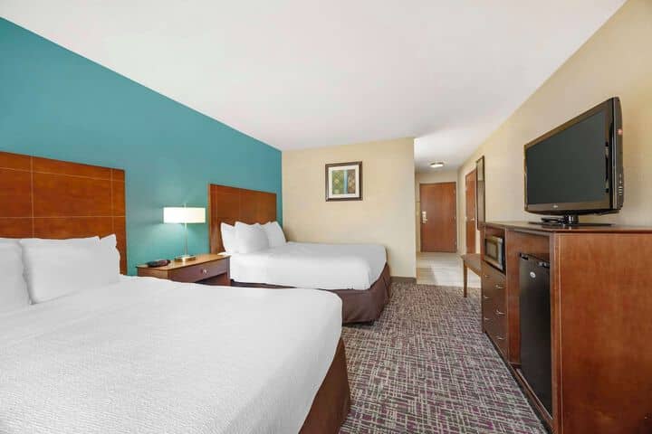 Room 17 of 27