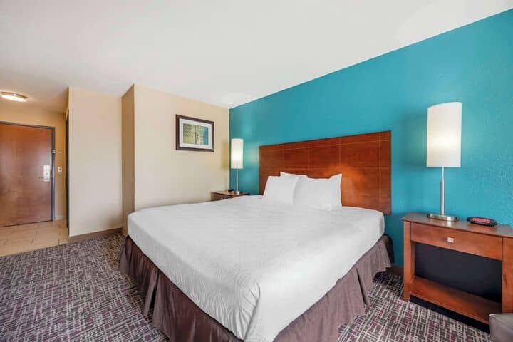 Room 12 of 27