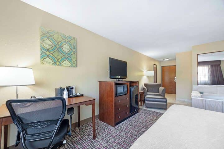 Room 7 of 27