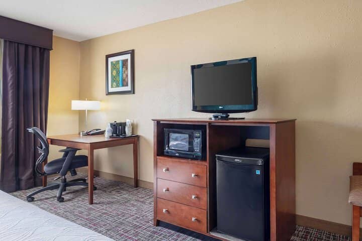 Room 11 of 27